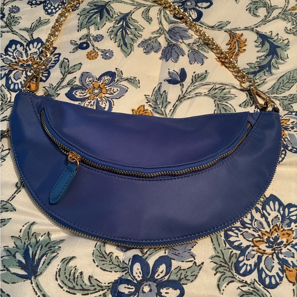 Chico’s Chic nylon Blue Shoulder Bag with Gold Chain and guitar strap